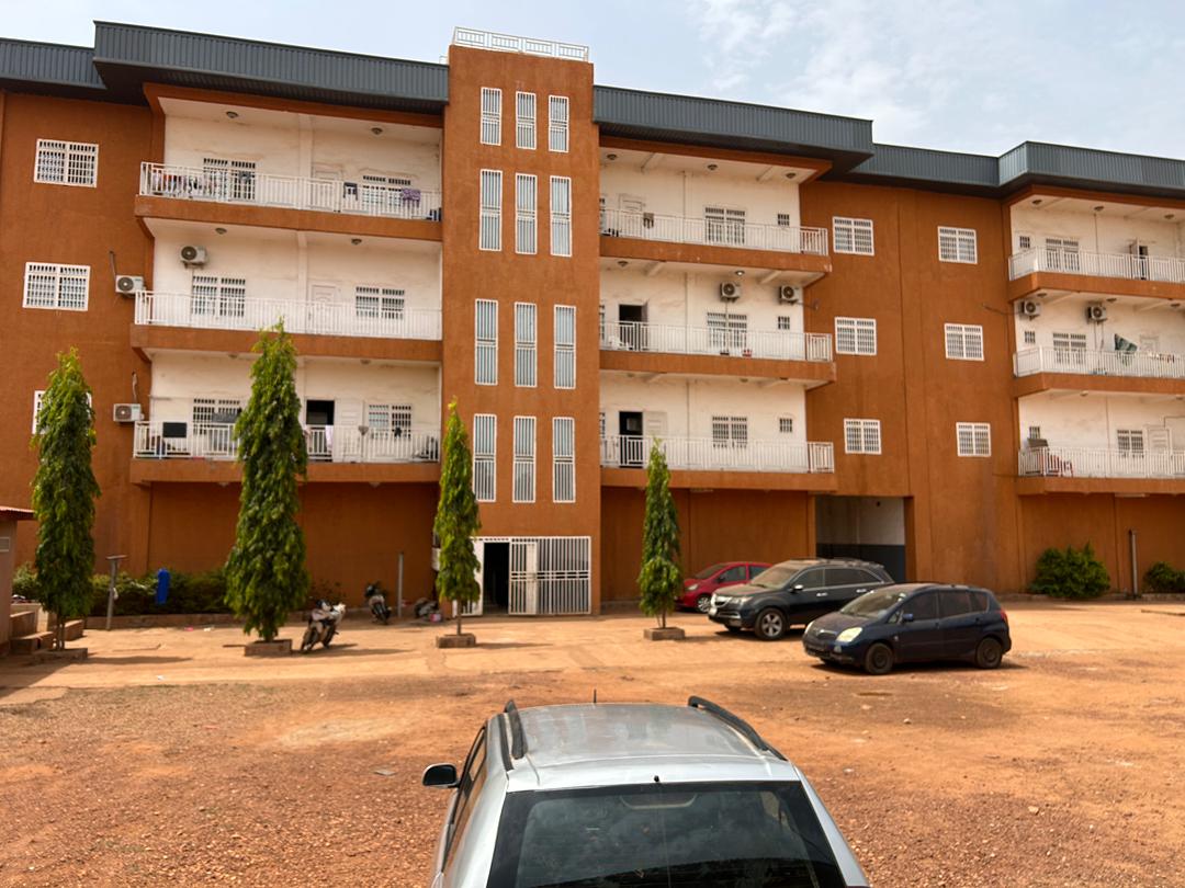 Appartement de Trois chambres salon